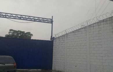 Imagem: O depósito possui 1800m² de Área e está localizado em Vila