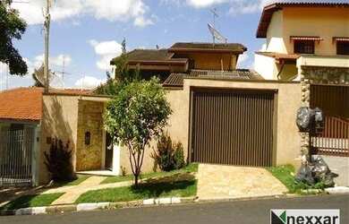 Imagem: A casa possui 3 Dormitórios, 4 Banheiros, 4 Vagas na garagem