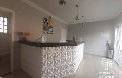 Imagem: O depósito possui 4 Vagas na garagem, 167m² de Área e está