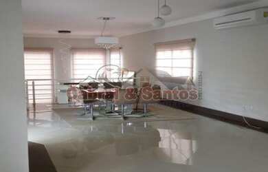 Imagem: A casa em condomínio possui 4 Dormitórios, 5 Banheiros, 4