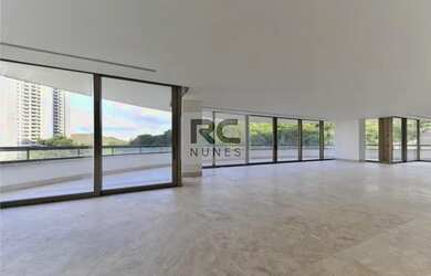 Imagem: O apartamento possui 4 Dormitórios, 5 Banheiros, 5 Vagas na