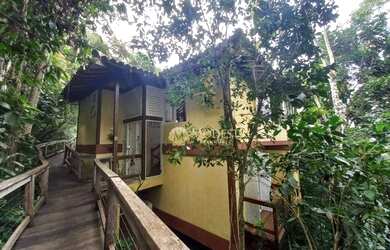 Imagem: A casa em condomínio possui 4 Dormitórios, 4 Banheiros, 2