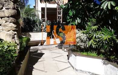 Imagem: O apartamento possui 4 Dormitórios, 5 Banheiros, 3 Vagas na