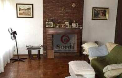 Imagem: A casa possui 4 Dormitórios, 5 Banheiros, 5 Vagas na garagem