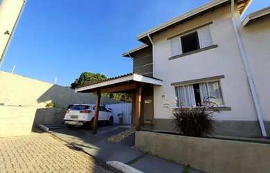 Imagem: A casa em condomínio possui 3 Dormitórios, 3 Banheiros, 4