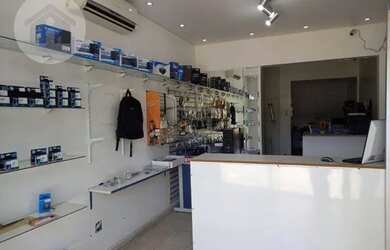 Imagem: O depósito possui 1 Vaga na garagem, 137m² de Área e está