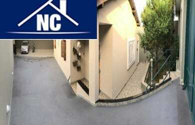 Imagem: A casa possui 2 Dormitórios, 2 Banheiros, 5 Vagas na garagem