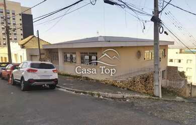 Imagem: A casa possui 3 Dormitórios, 2 Banheiros, 176m² de Área e