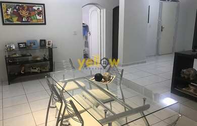 Imagem 2: Condomínio Country Club. Área de serviço, 330m² de Área, 4 Vagas...