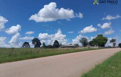 Imagem: O terreno possui 16.060m² de Área e está localizado em Contenda