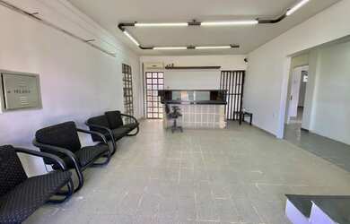 Imagem: Prédio comercial enfrente ao novo viaduto do Tabuleiro