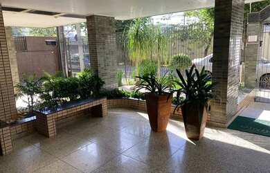 Imagem: O apartamento possui 3 Dormitórios, 1 Banheiro, 1 Vaga na garagem