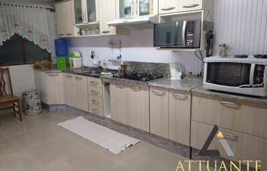 Imagem 6: Casa em Ana Rech. Churrasqueira, Varanda, 160m² de Áreae2 Vagas na garagem