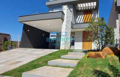 Imagem: A casa em condomínio possui 3 Dormitórios, 2 Banheiros, 2