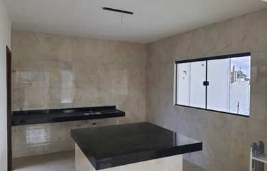 Imagem: A casa em condomínio possui 3 Dormitórios, 2 Banheiros, 2