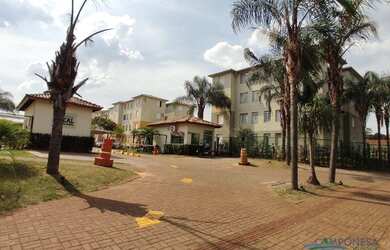 Imagem: O apartamento possui 2 Dormitórios, 1 Banheiro, 1 Vaga na garagem