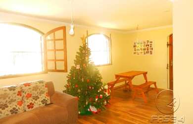 Imagem: A casa possui 5 Dormitórios, 5 Banheiros, 2 Vagas na garagem