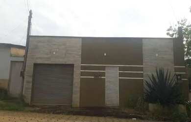 Imagem: A casa possui 2 Dormitórios, 2 Banheiros, 210m² de Área e