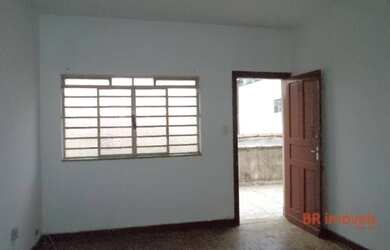 Imagem: A casa possui 2 Dormitórios, 1 Banheiro, 1 Vaga na garagem