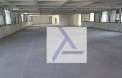 Imagem: O depósito possui 5 Vagas na garagem e 667m² de Área e está