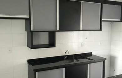 Imagem: O apartamento possui 3 Dormitórios, 1 Banheiro, 2 Vagas na