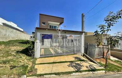 Imagem: A casa em condomínio possui 3 Dormitórios, 3 Banheiros, 2