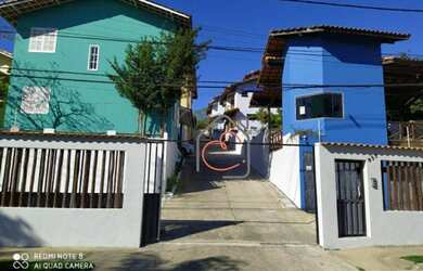Imagem: A casa possui 3 Dormitórios, 1 Banheiro, 1 Vaga na garagem