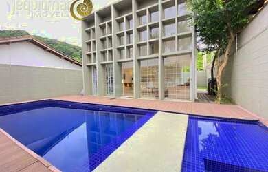 Imagem: A casa possui 2 Dormitórios, 1 Banheiro, 2 Vagas na garagem