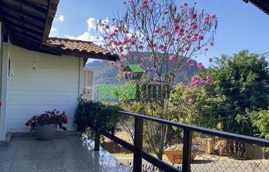 Imagem: A casa em condomínio possui 4 Dormitórios, 3 Banheiros, 5