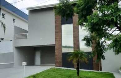 Imagem: A casa em condomínio possui 3 Dormitórios, 4 Banheiros e 360m²