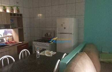 Imagem: A casa possui 3 Dormitórios, 1 Banheiro, 1 Vaga na garagem