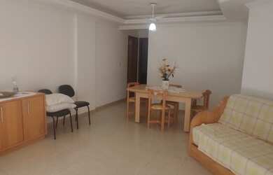 Imagem: O apartamento possui 3 Dormitórios, 1 Banheiro, 1 Vaga na garagem