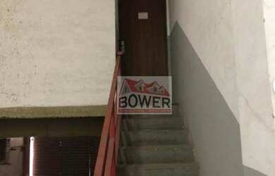 Imagem: O depósito possui 5 Vagas na garagem, 2.400m² de Área e