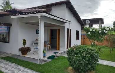 Imagem: A casa possui 2 Dormitórios, 2 Banheiros, 2 Vagas na garagem