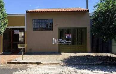 Imagem: A casa possui 2 Dormitórios, 1 Banheiro, 1 Vaga na garagem