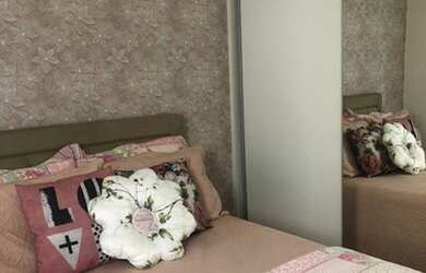 Imagem: O apartamento possui 2 Dormitórios, 1 Banheiro, 1 Vaga na garagem