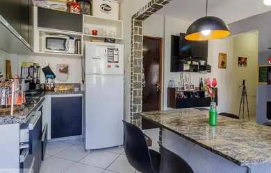 Imagem: O apartamento possui 2 Dormitórios, 1 Banheiro, 1 Vaga na garagem