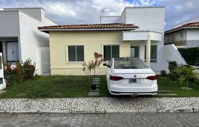 Imagem: A casa em condomínio possui 3 Dormitórios, 1 Banheiro, 2 Vagas