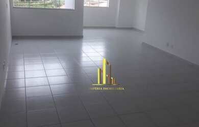 Imagem: O depósito possui 2 Vagas na garagem, 48m² de Área e está