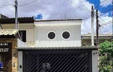 Imagem: O depósito possui 2 Vagas na garagem, 307m² de Área e está