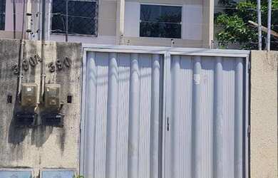 Imagem: A casa possui 2 Dormitórios, 2 Banheiros, 2 Vagas na garagem