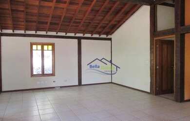 Imagem: A casa possui 3 Dormitórios, 4 Banheiros, 4 Vagas na garagem