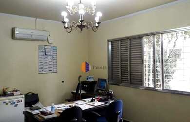 Imagem: A casa possui 3 Dormitórios, 2 Banheiros, 3 Vagas na garagem