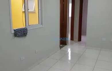 Imagem: O apartamento possui 2 Dormitórios, 1 Banheiro, 1 Vaga na garagem