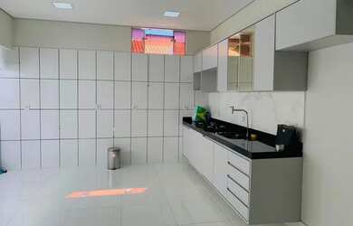 Imagem: A casa em condomínio possui 2 Dormitórios, 2 Banheiros, 2