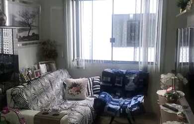 Imagem: O apartamento possui 2 Dormitórios, 1 Banheiro, 2 Vagas na