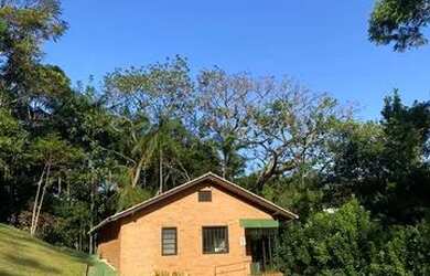 Imagem: O depósito possui 5 Vagas na garagem, 55m² de Área e está