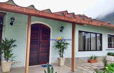 Imagem: A casa em condomínio possui 5 Dormitórios, 4 Banheiros, 2