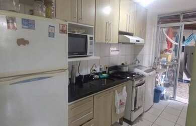 Imagem: O apartamento possui 2 Dormitórios, 1 Banheiro, 1 Vaga na garagem