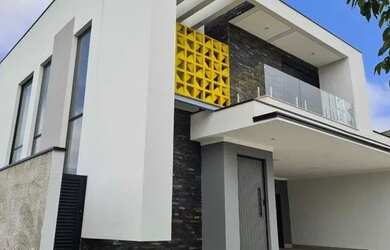 Imagem: A casa em condomínio possui 3 Dormitórios, 2 Banheiros, 218m²